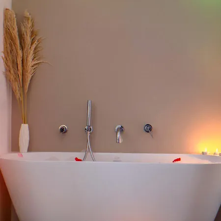 Gasthuis Dimora Fralu Bari